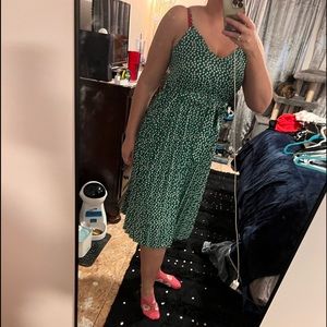 Green floral flowing dress *new*